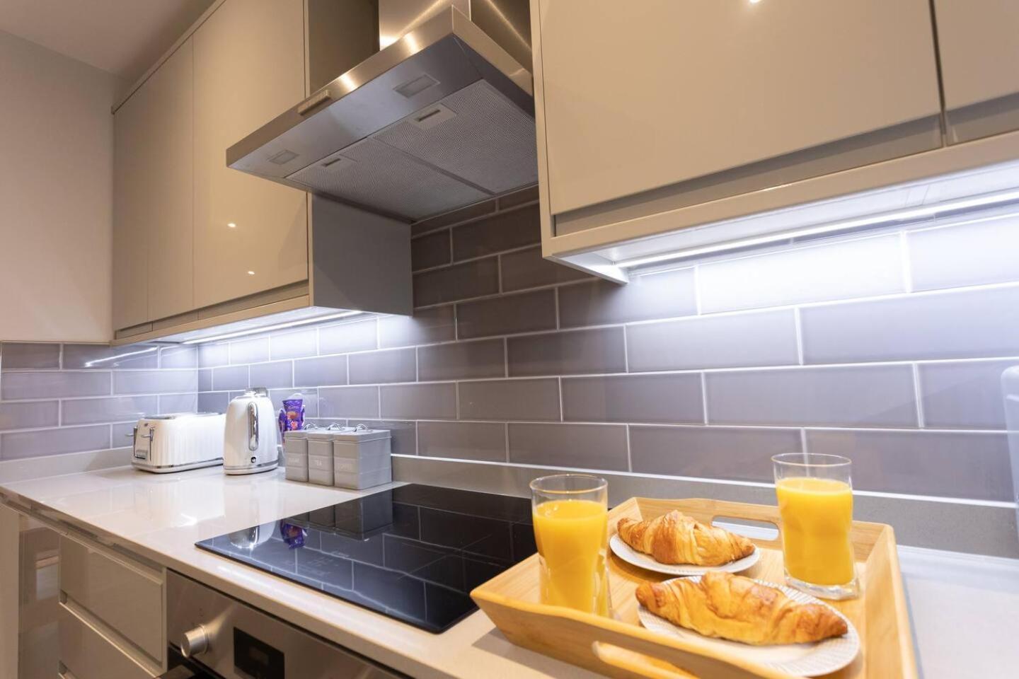 D & D Luxury Apartments Станмор Экстерьер фото